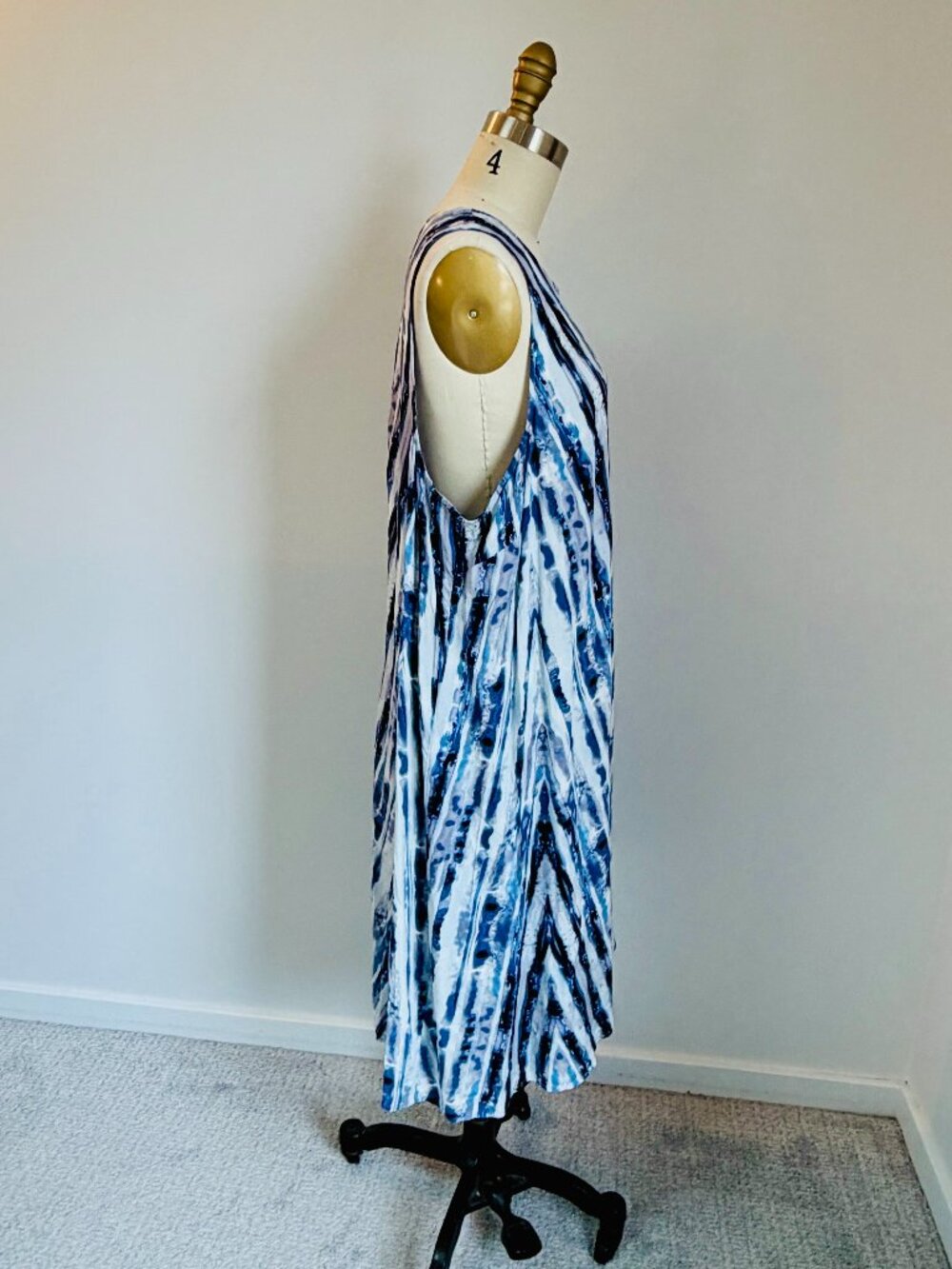 Ava & Viv Rayon Sleeveless Tie-Dye Shift Dress in Blue/Navy/White/Purple- XL